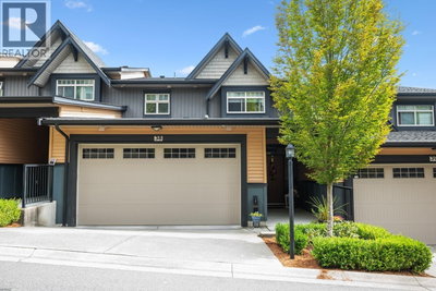 10525 240 Street | Maple Ridge British Columbia | Slide Image Three