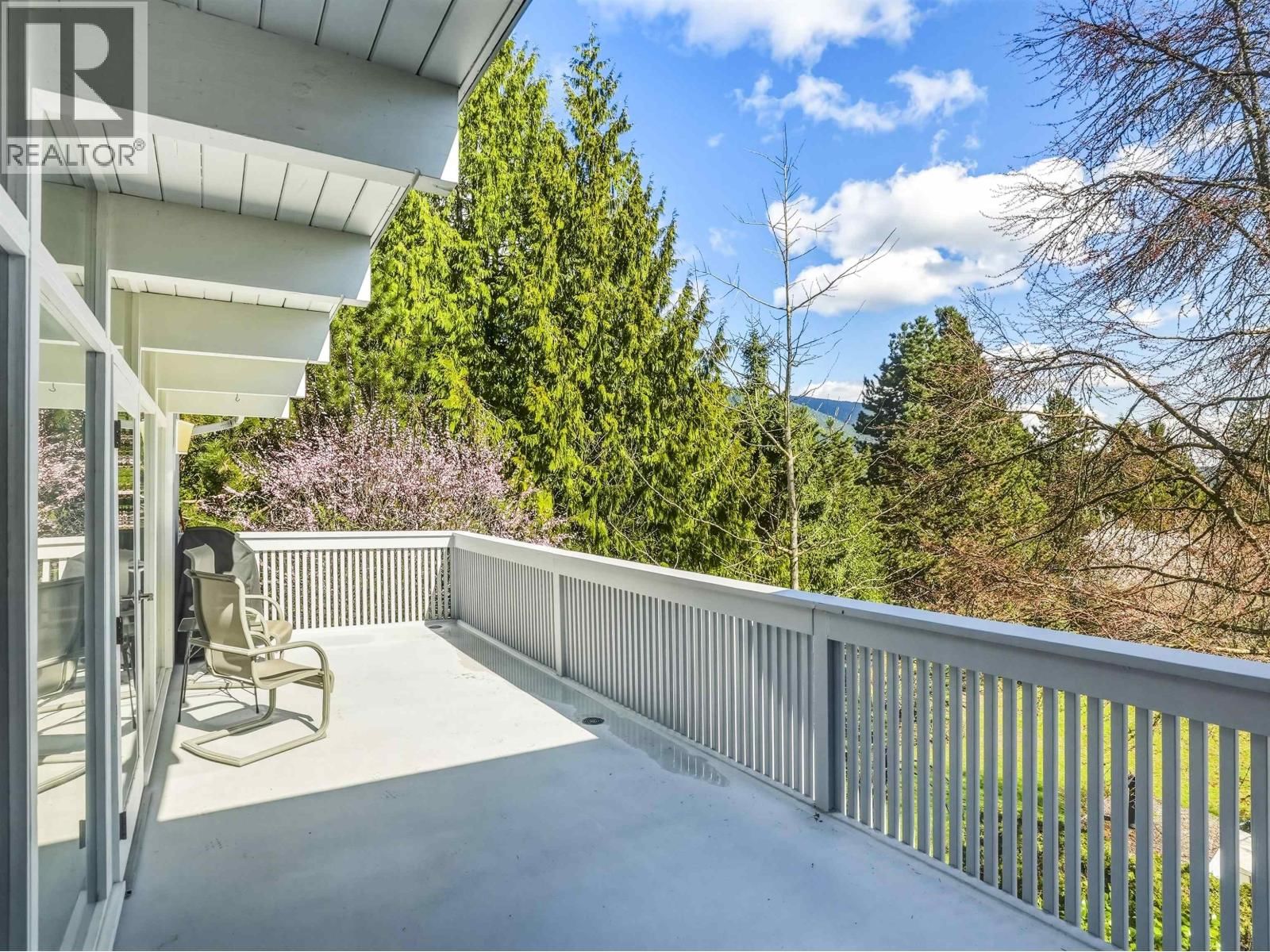 680 ST. ANDREWS ROAD Image 12