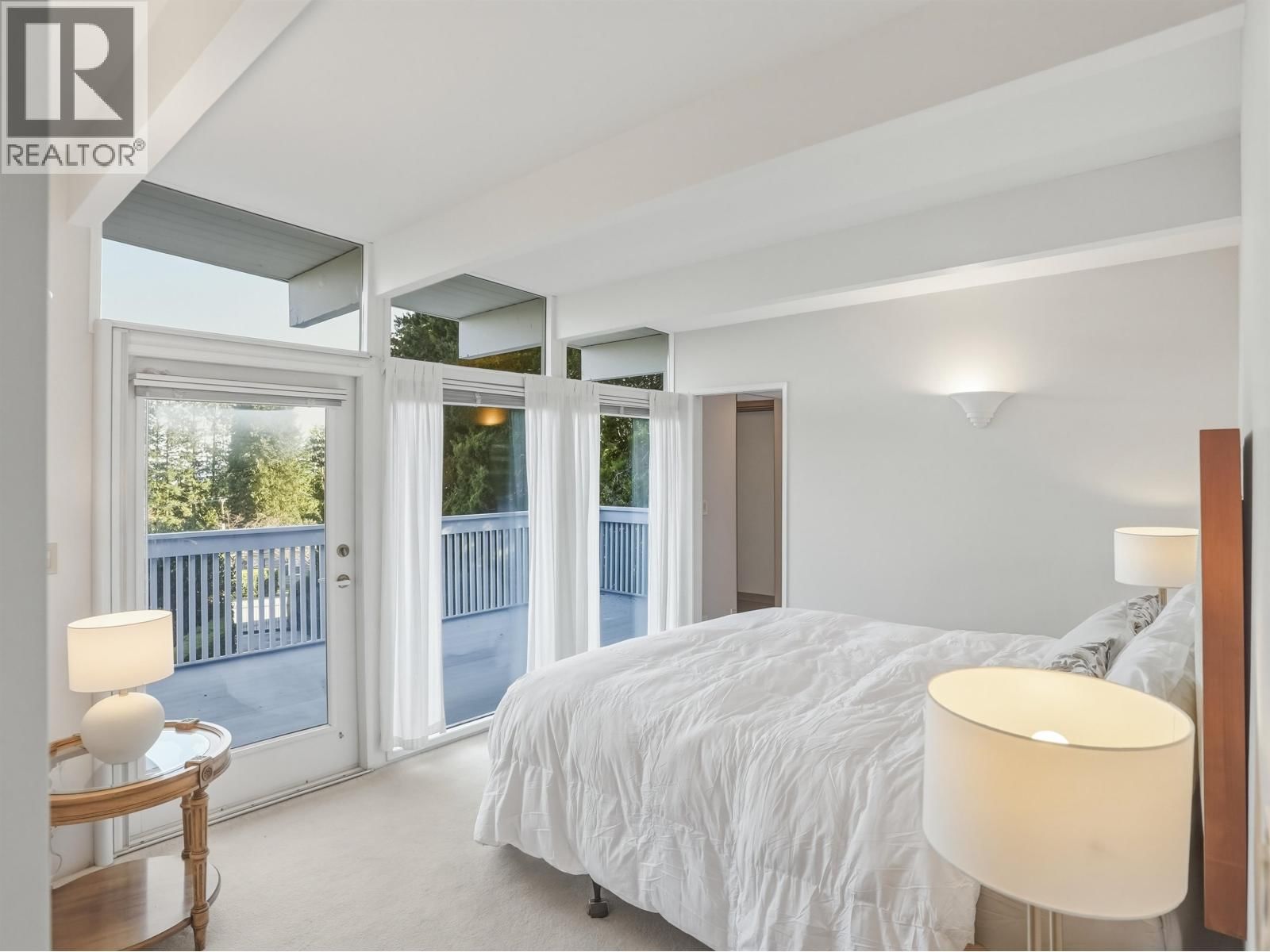 680 ST. ANDREWS ROAD Image 15