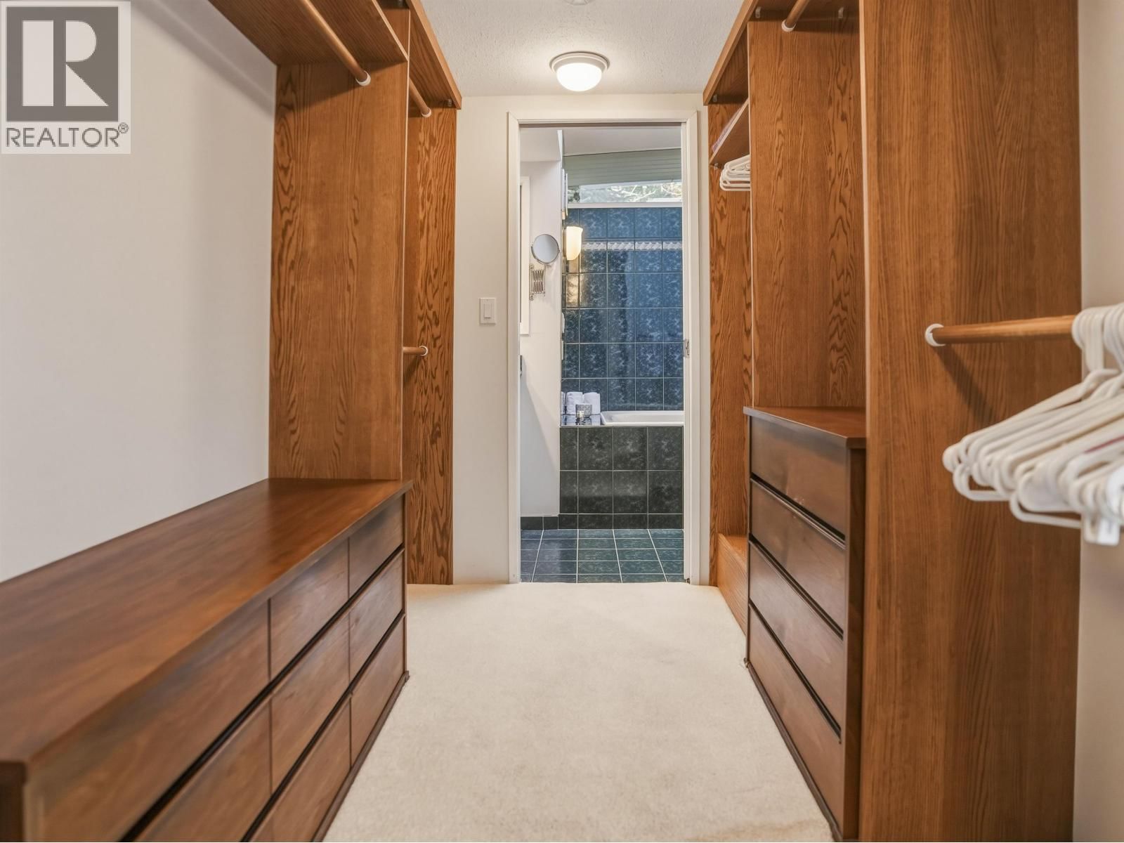 680 ST. ANDREWS ROAD Image 16