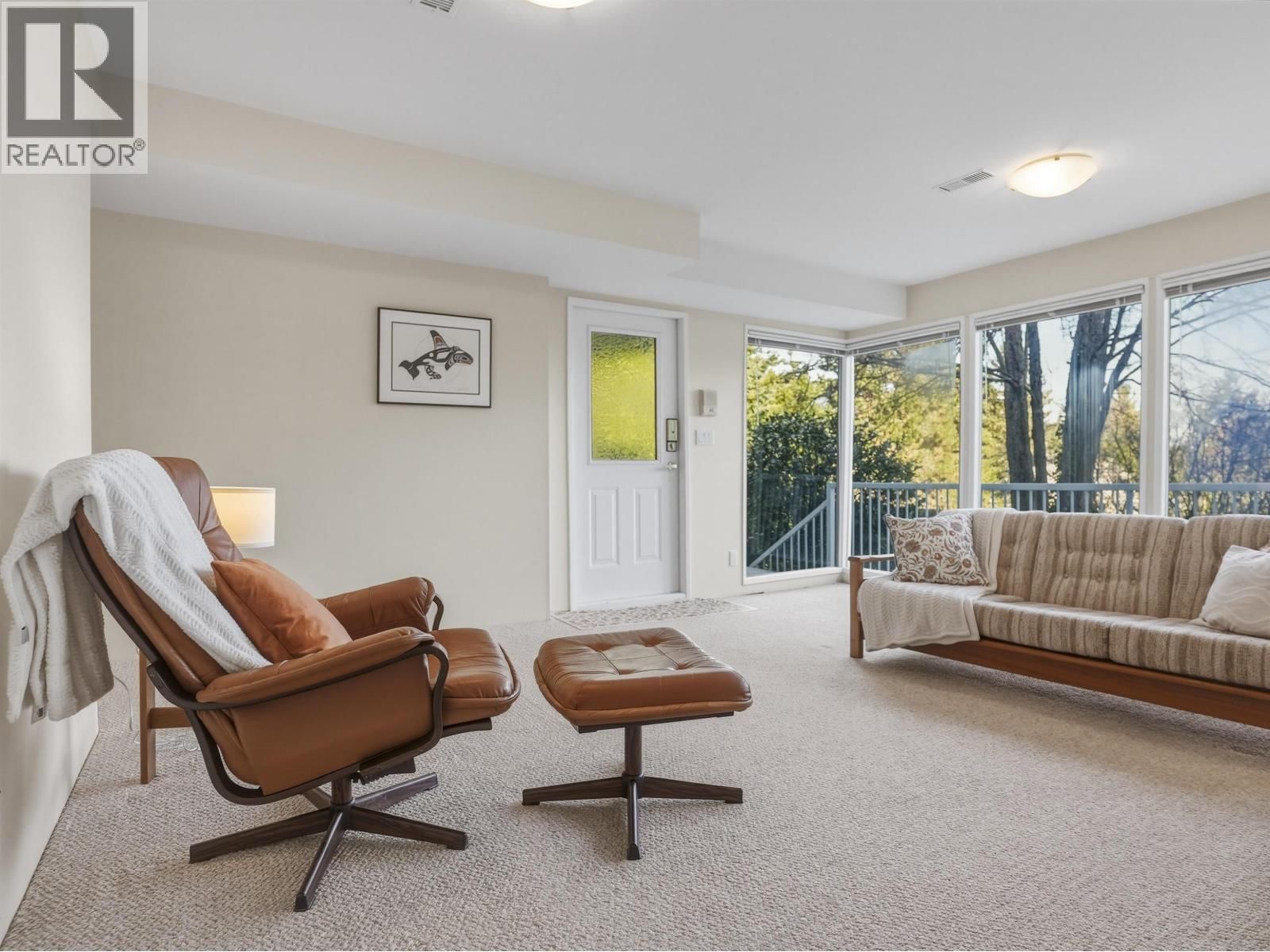 680 ST. ANDREWS ROAD Image 19