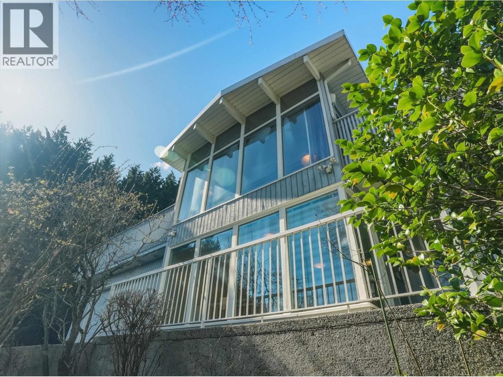 680 ST. ANDREWS ROAD Image 27