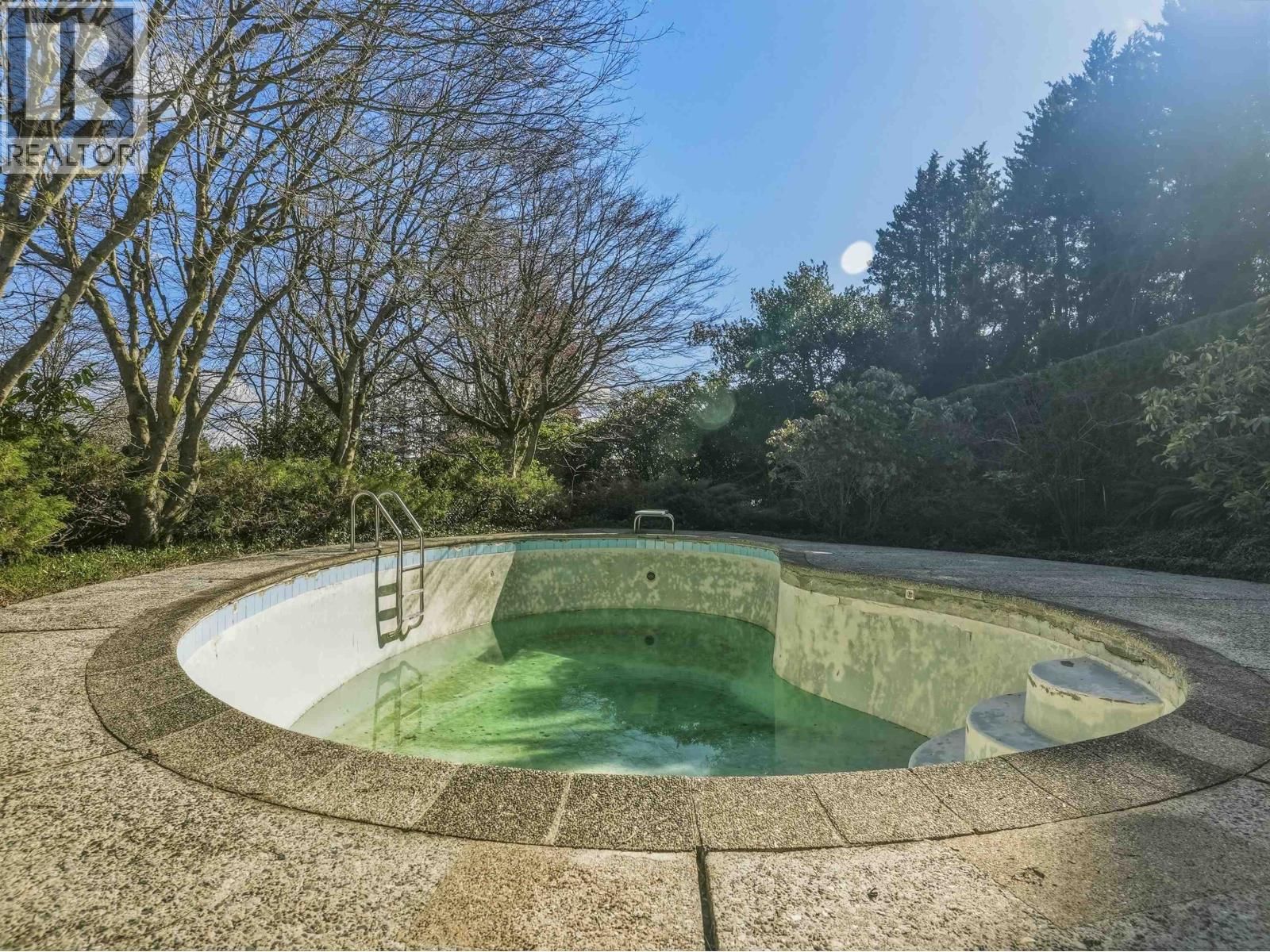 680 ST. ANDREWS ROAD Image 29