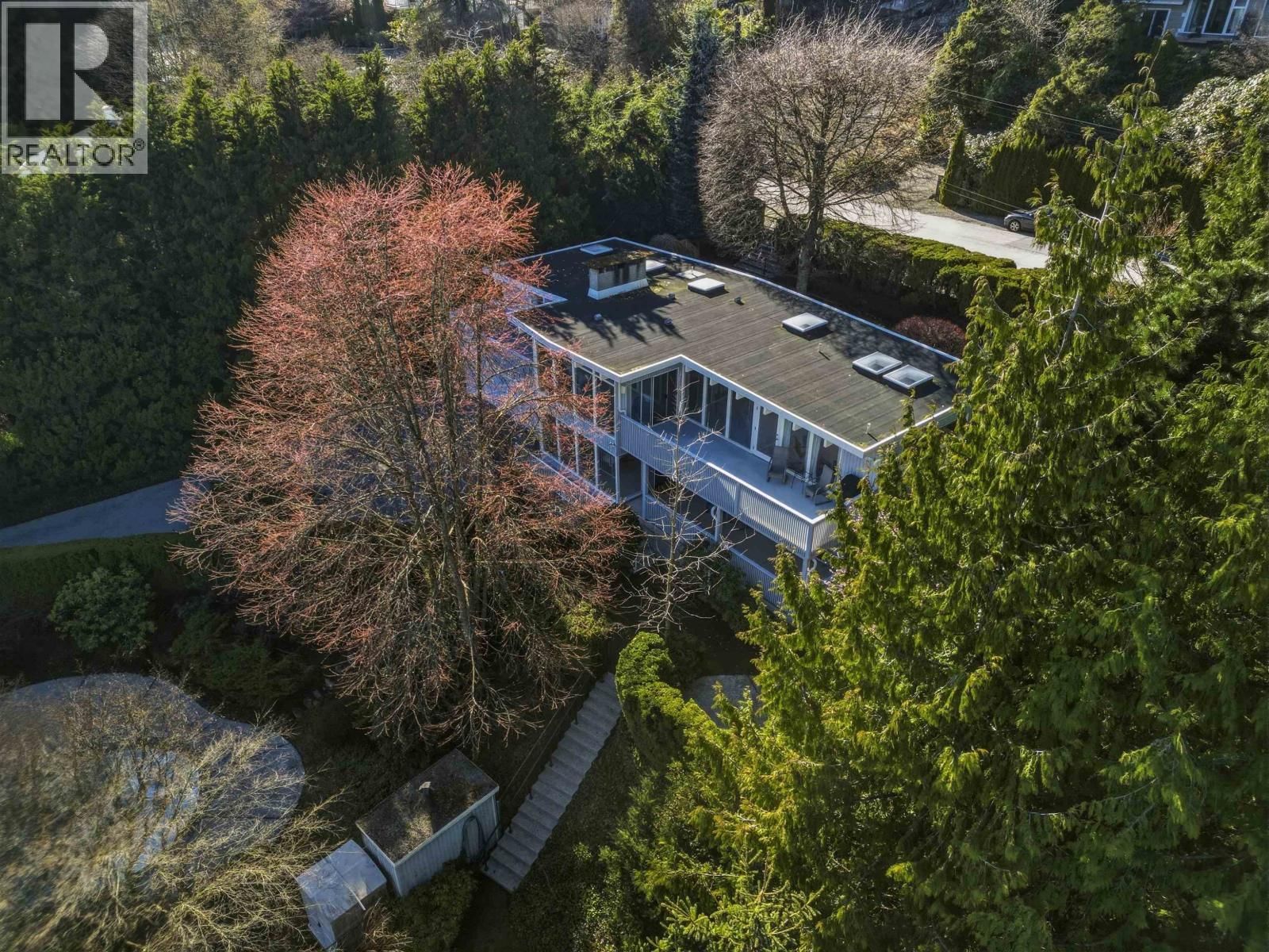 680 ST. ANDREWS ROAD Image 36