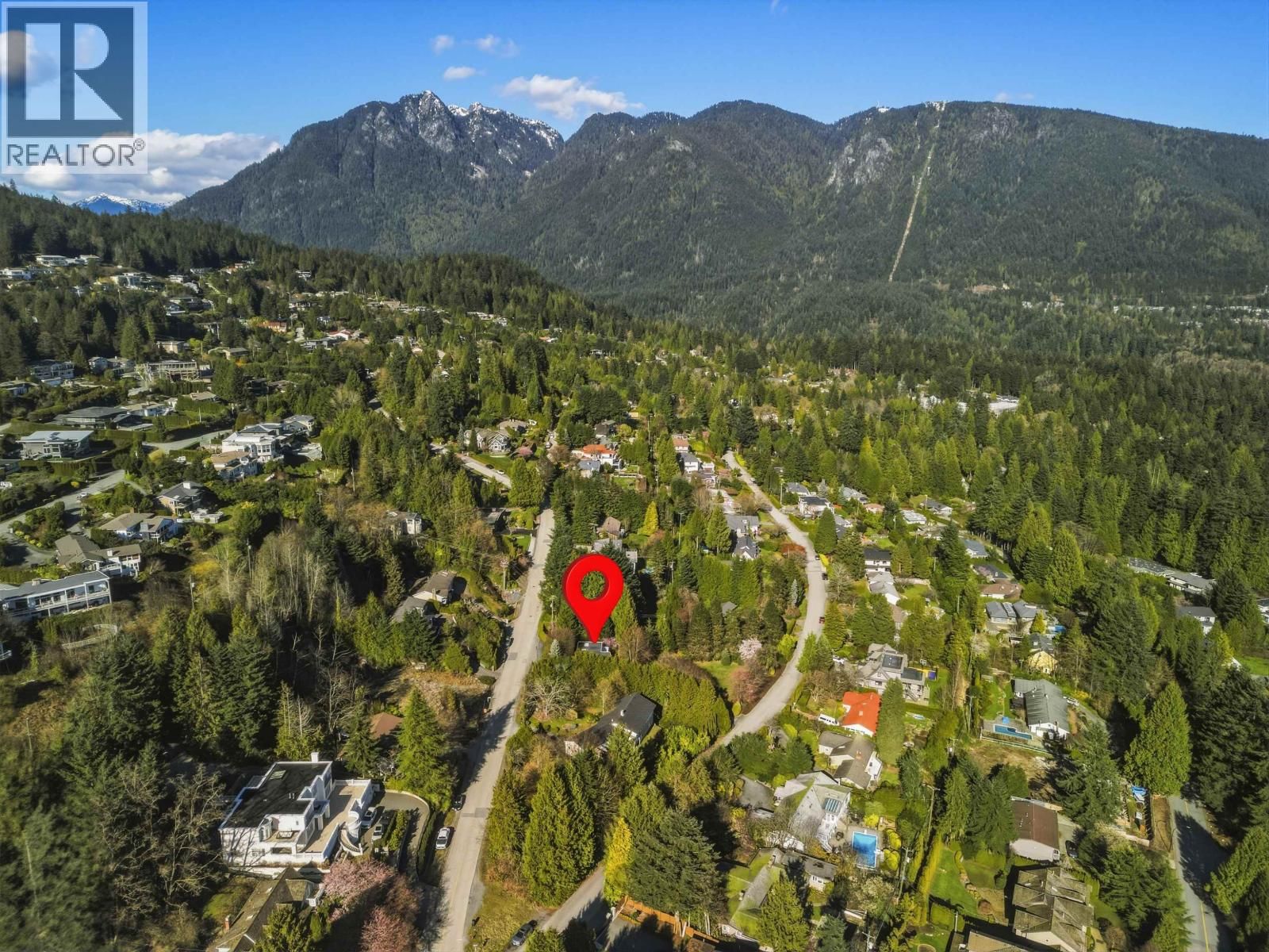 680 ST. ANDREWS ROAD Image 39