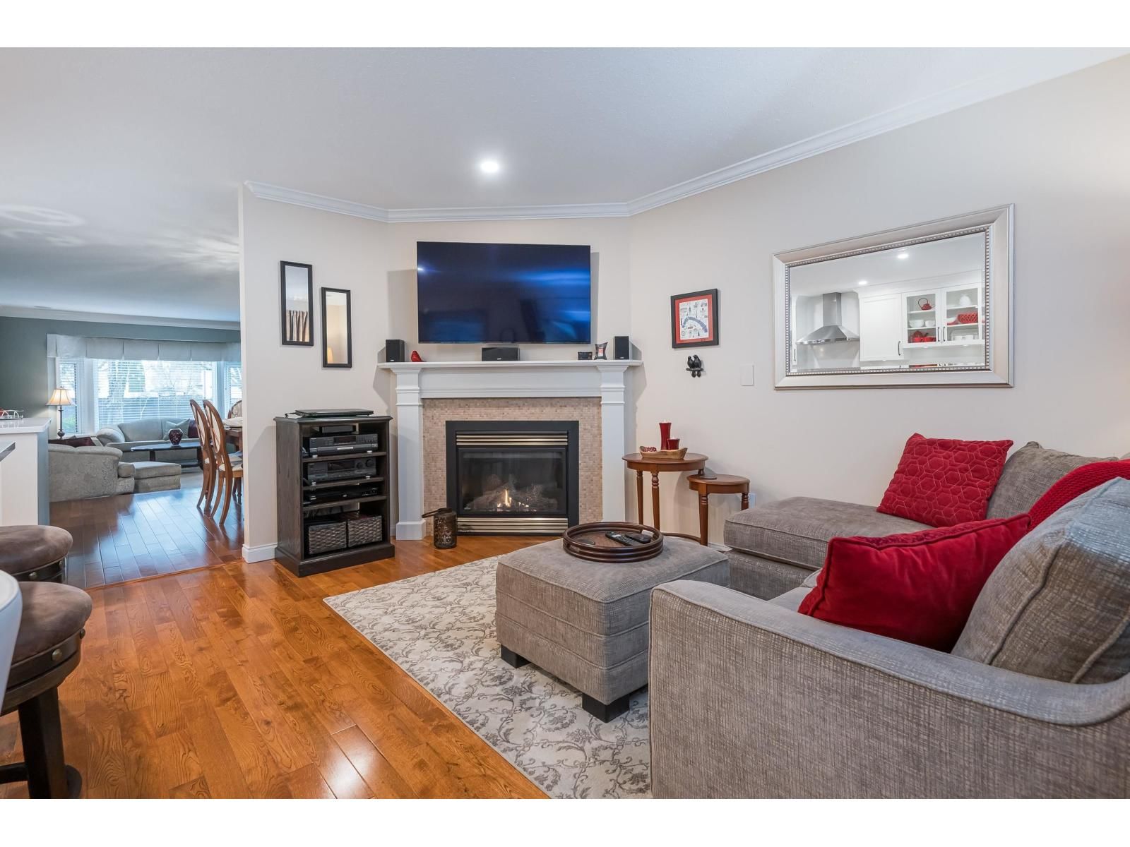 15496 93 AVENUE Image 11