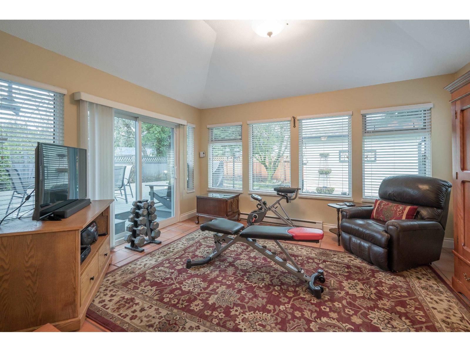 15496 93 AVENUE Image 22