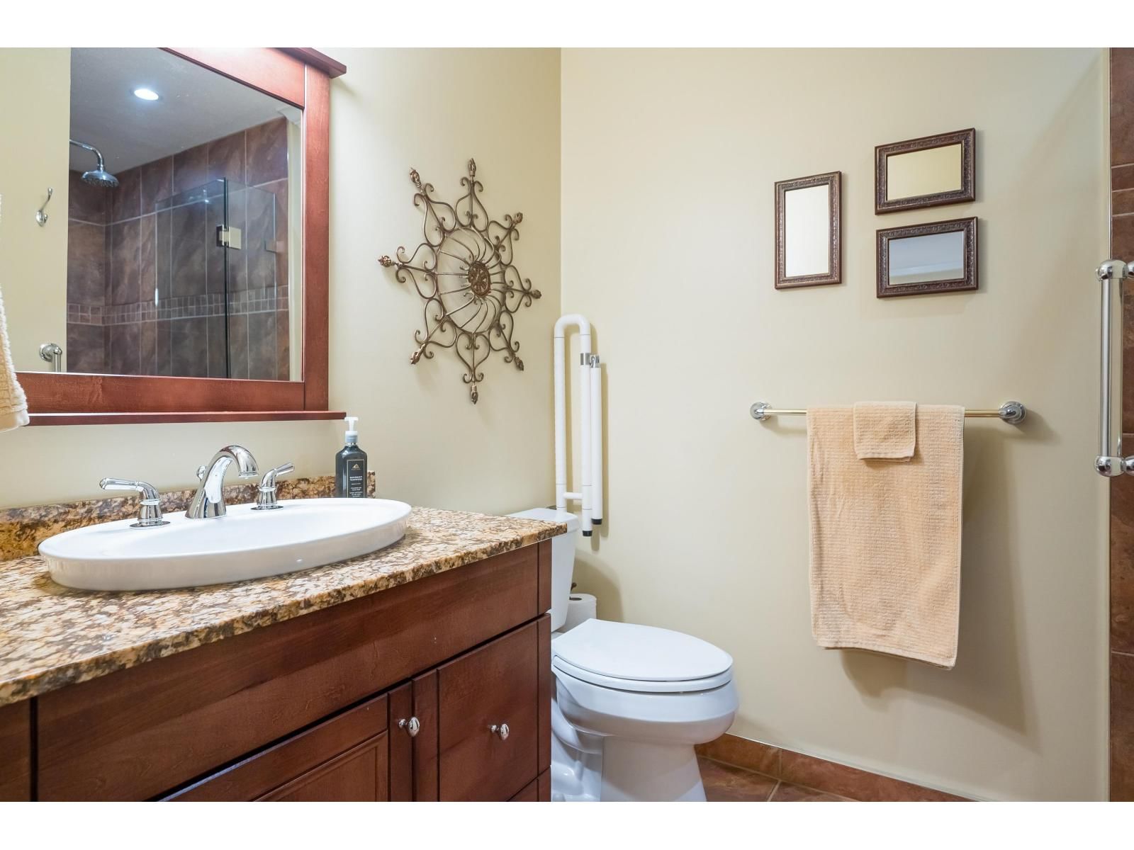 15496 93 AVENUE Image 24