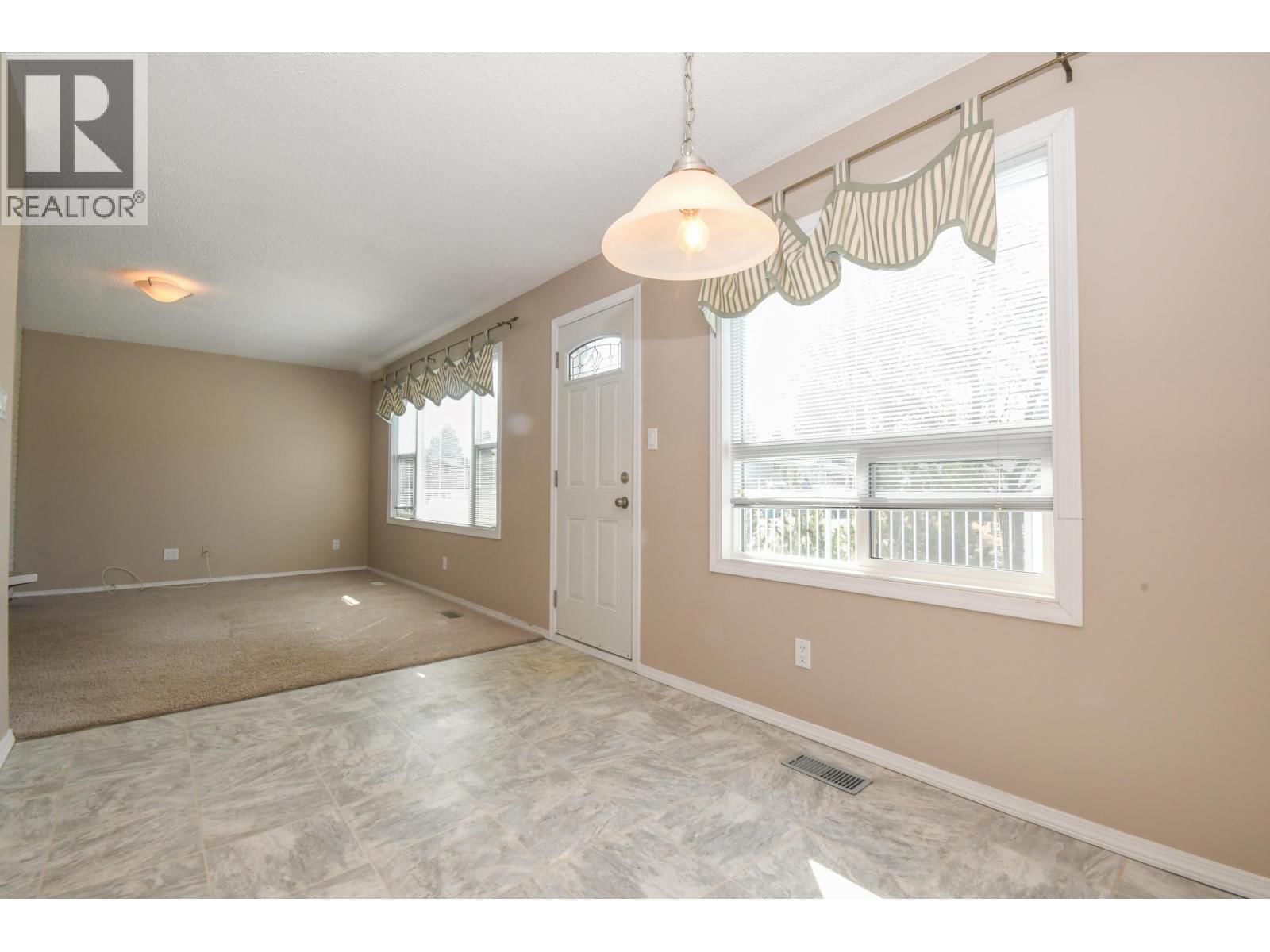 310 CORLESS CRESCENT Image 20