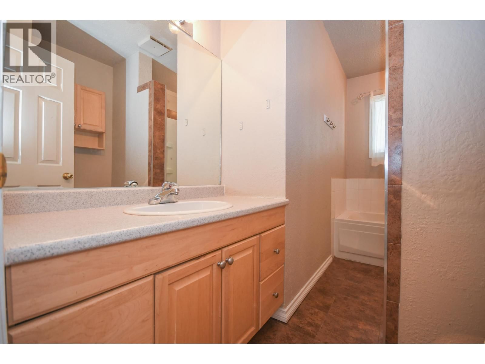 310 CORLESS CRESCENT Image 23