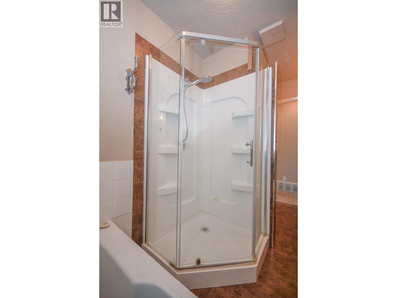 310 CORLESS CRESCENT Image 24