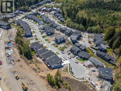 3385 MAMQUAM Road | Squamish British Columbia | Slide Image Six