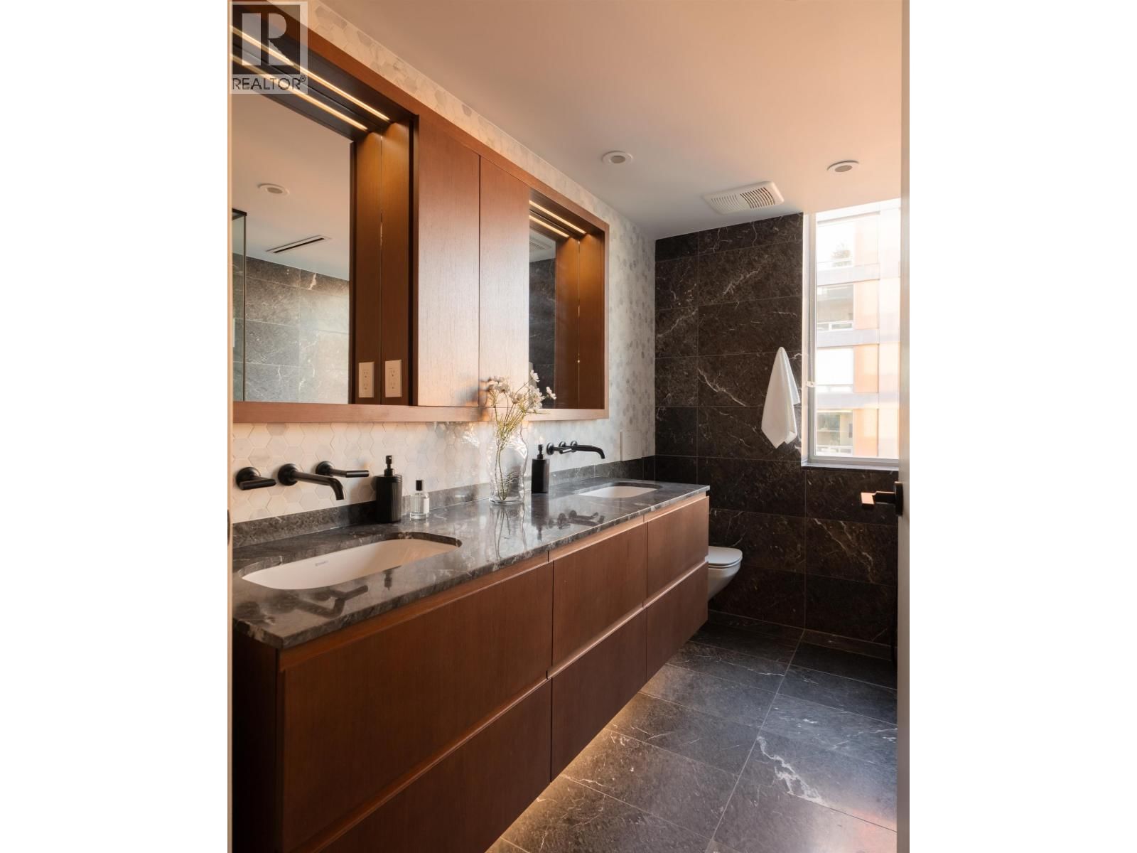 1503 - 1365 DAVIE STREET Image 24