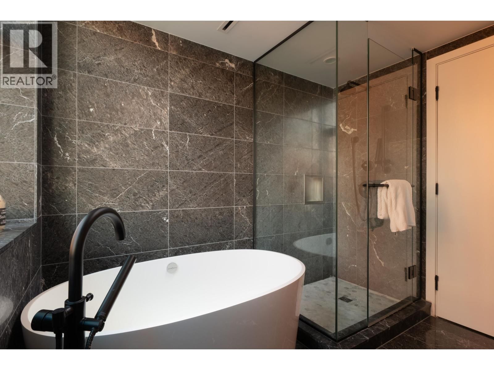 1503 - 1365 DAVIE STREET Image 25