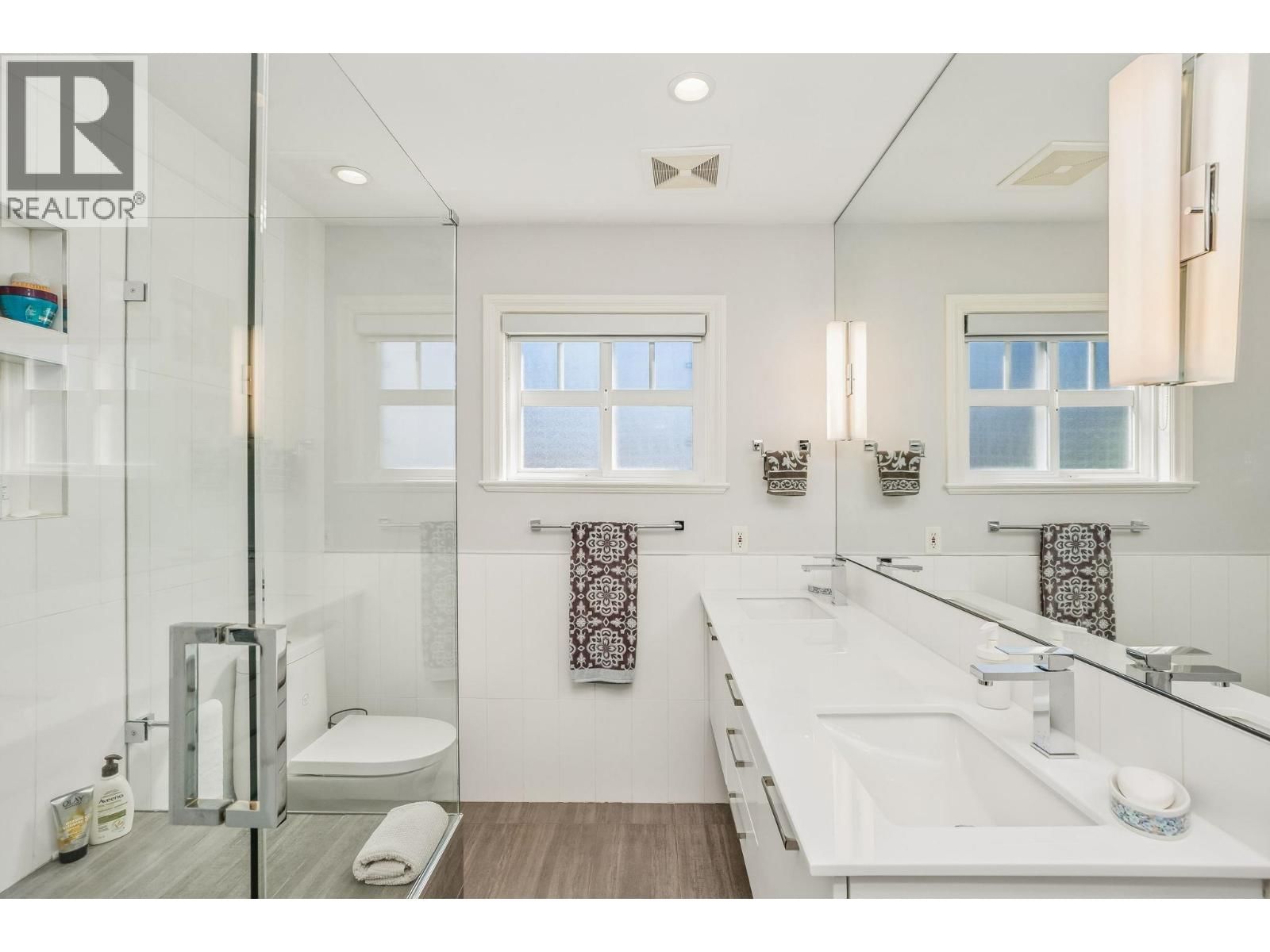 954 TUDOR AVENUE Image 18