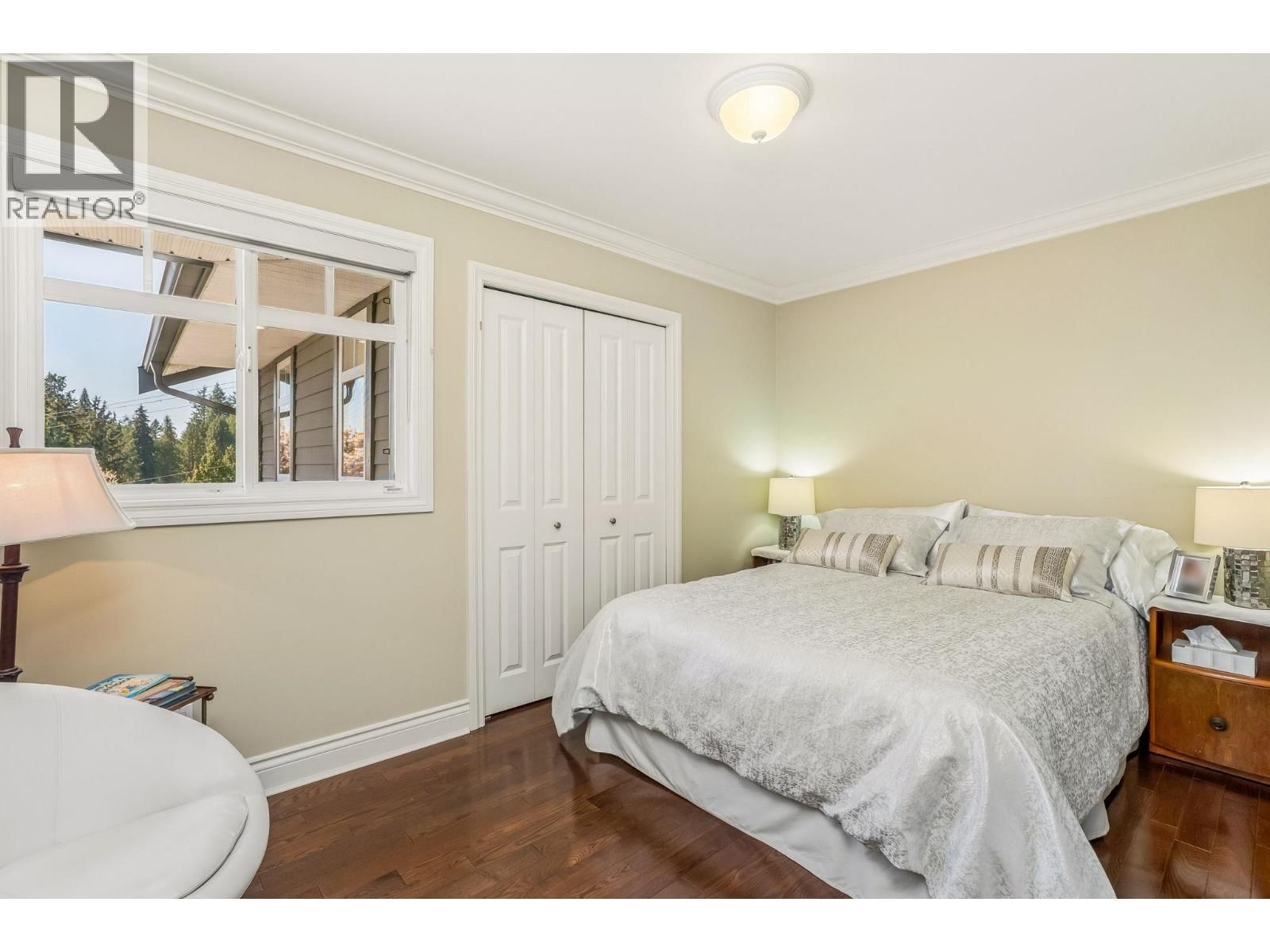 954 TUDOR AVENUE Image 19