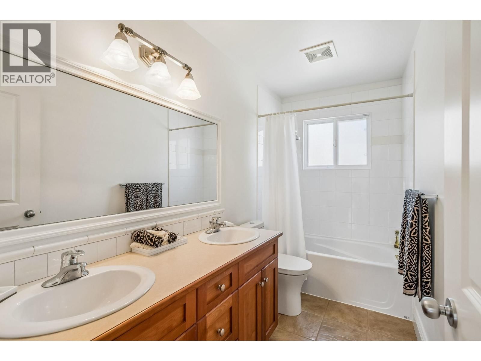 954 TUDOR AVENUE Image 20