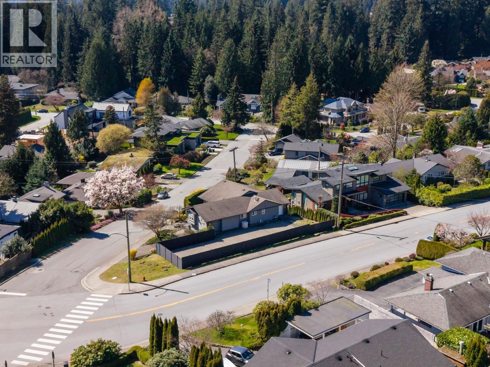 954 TUDOR AVENUE Image 32