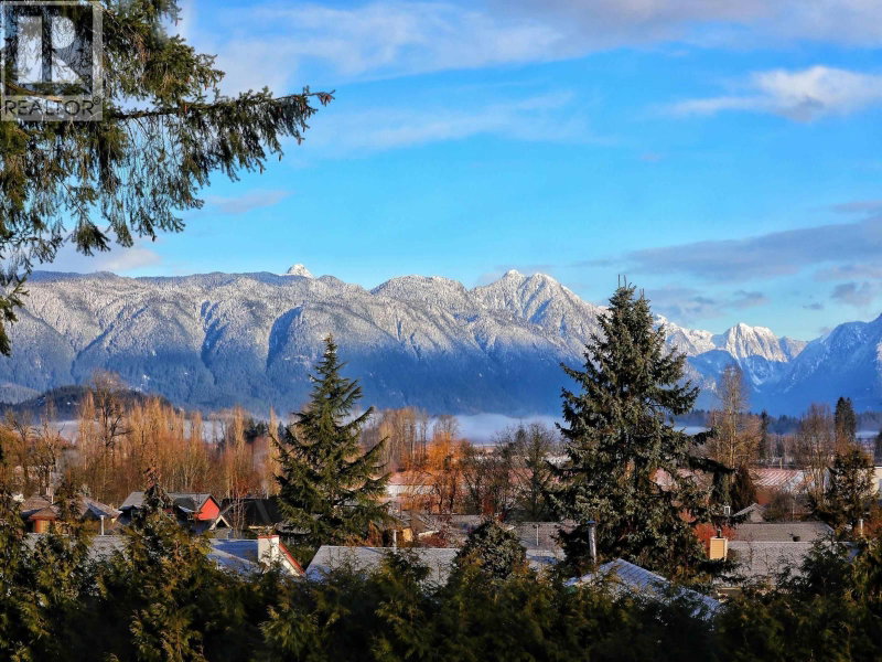 21489 CHERRY Place Maple Ridge British Columbia, V2X 4L5 - 6 Bedrooms Home For Sale