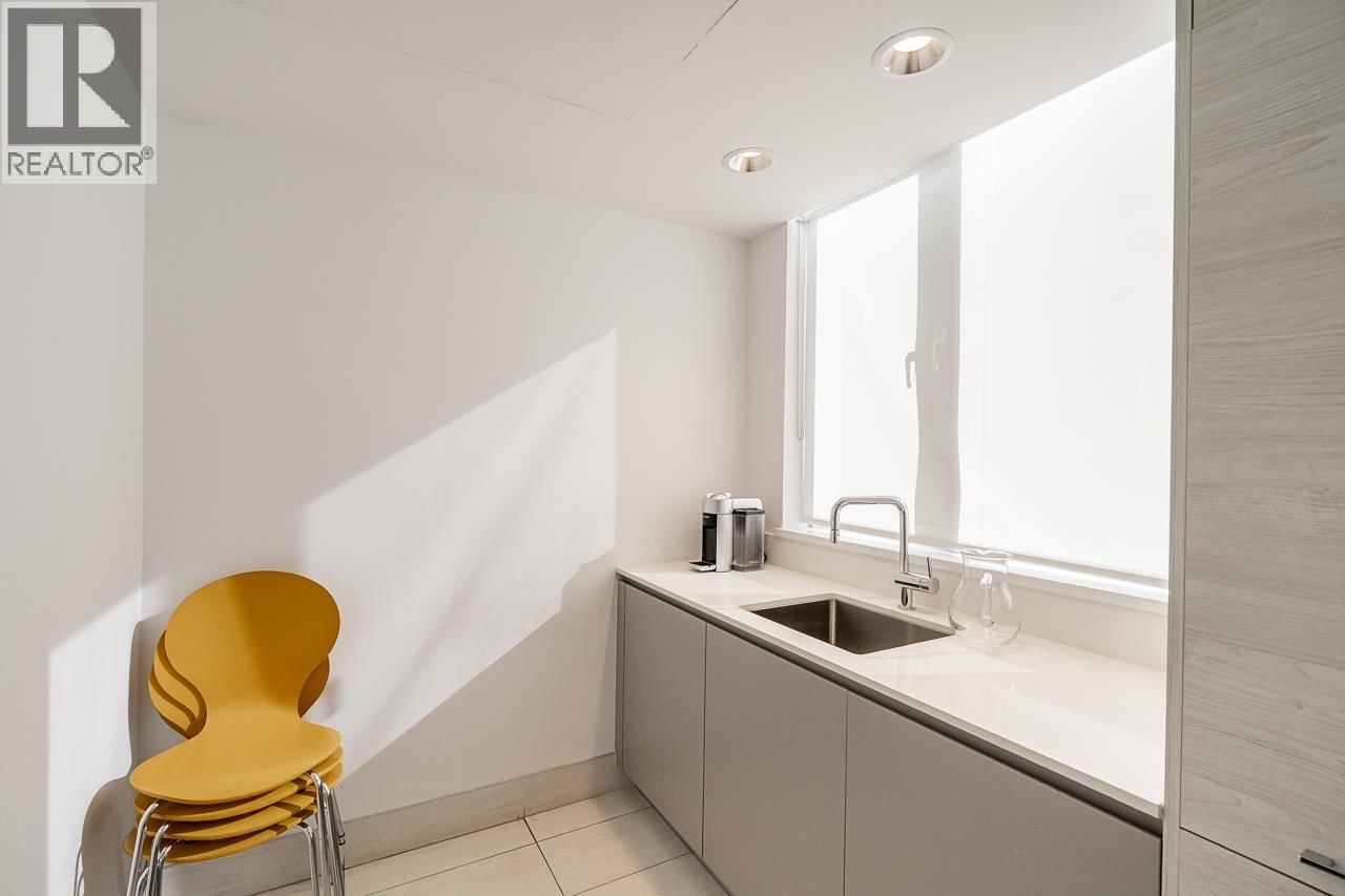 302 - 523 KING EDWARD AVENUE Image 29