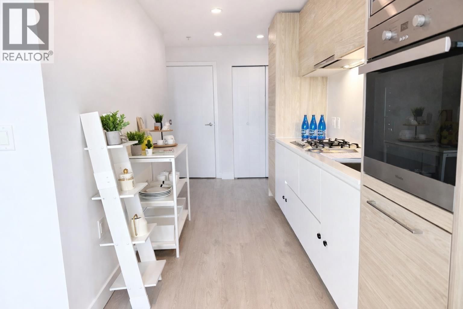 302 - 523 KING EDWARD AVENUE Image 7