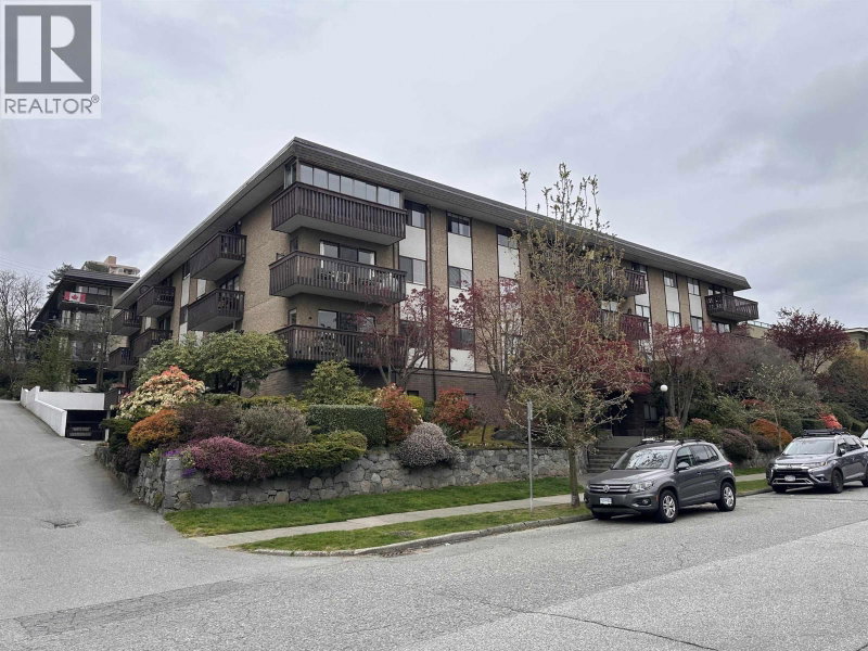 120 4TH Street North Vancouver British Columbia, V7L 1H6 - 5 Bedrooms Condo For Sale