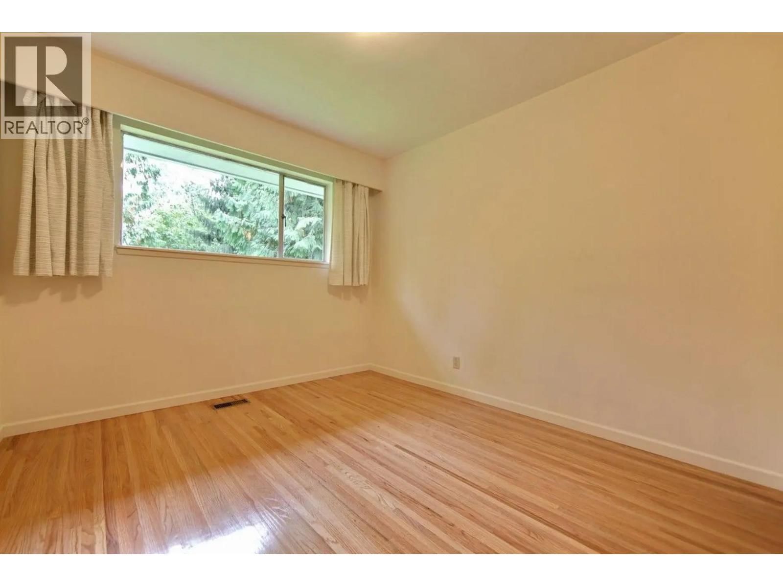 1025 CLEMENTS AVENUE Image 16