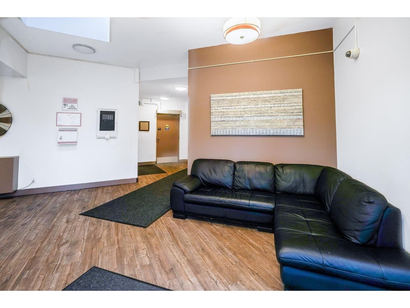 112 - 1720 SOUTHMERE CRESCENT Image 5