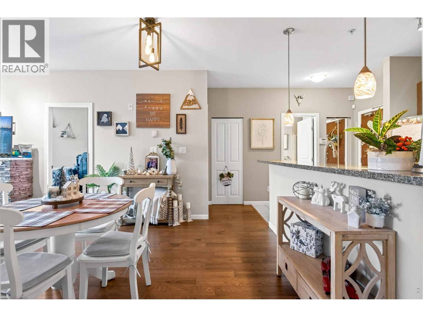 302 - 100 CAPILANO ROAD Image 12