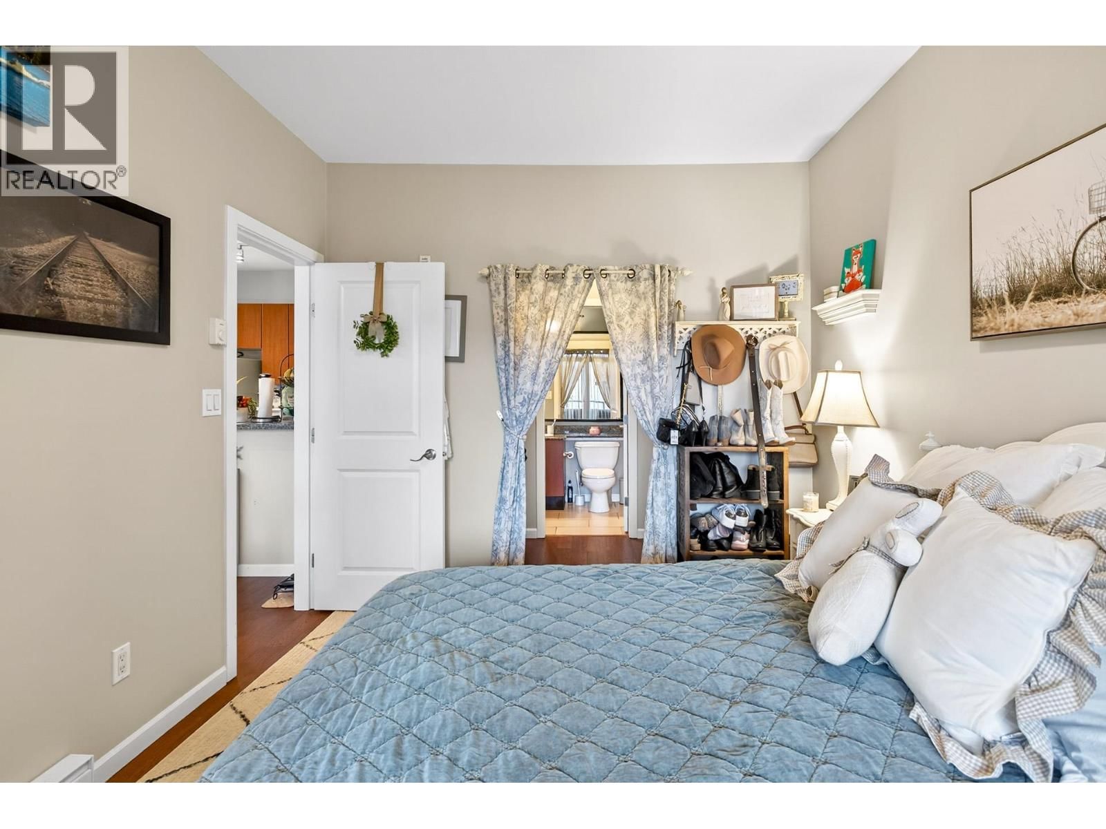 302 - 100 CAPILANO ROAD Image 24