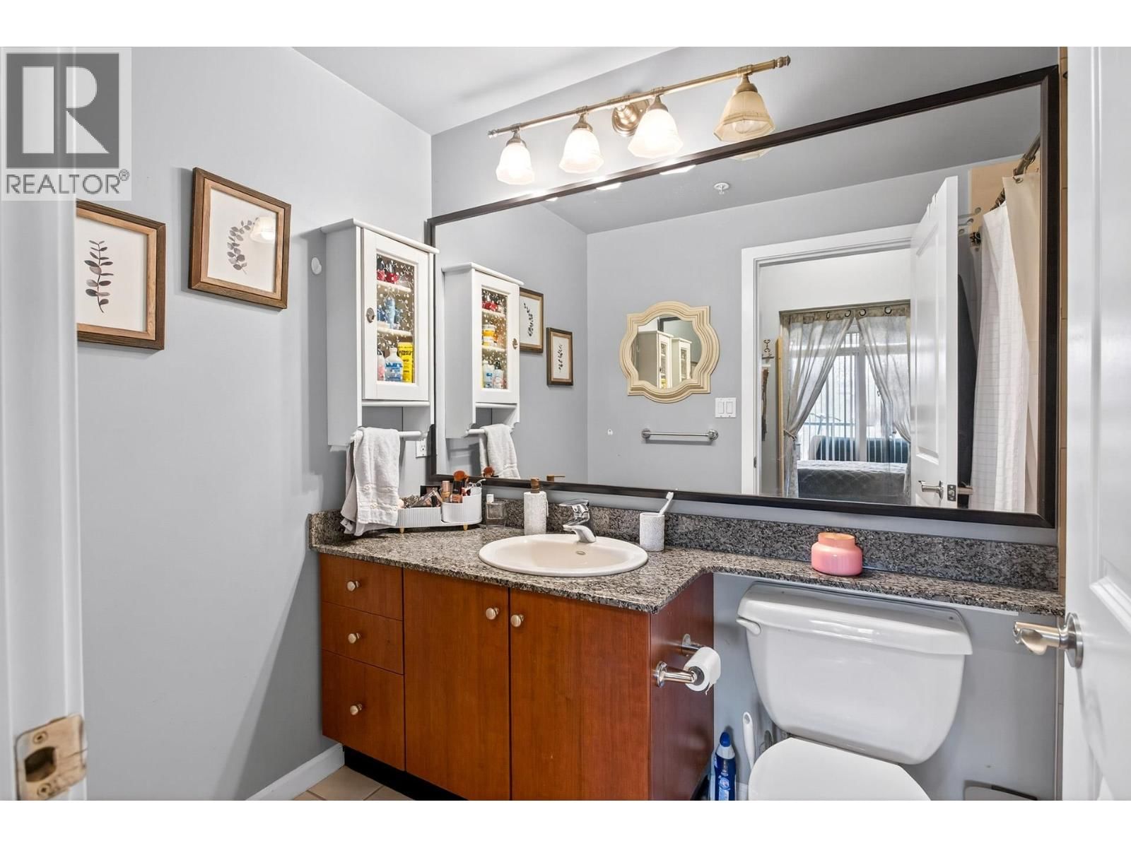 302 - 100 CAPILANO ROAD Image 25