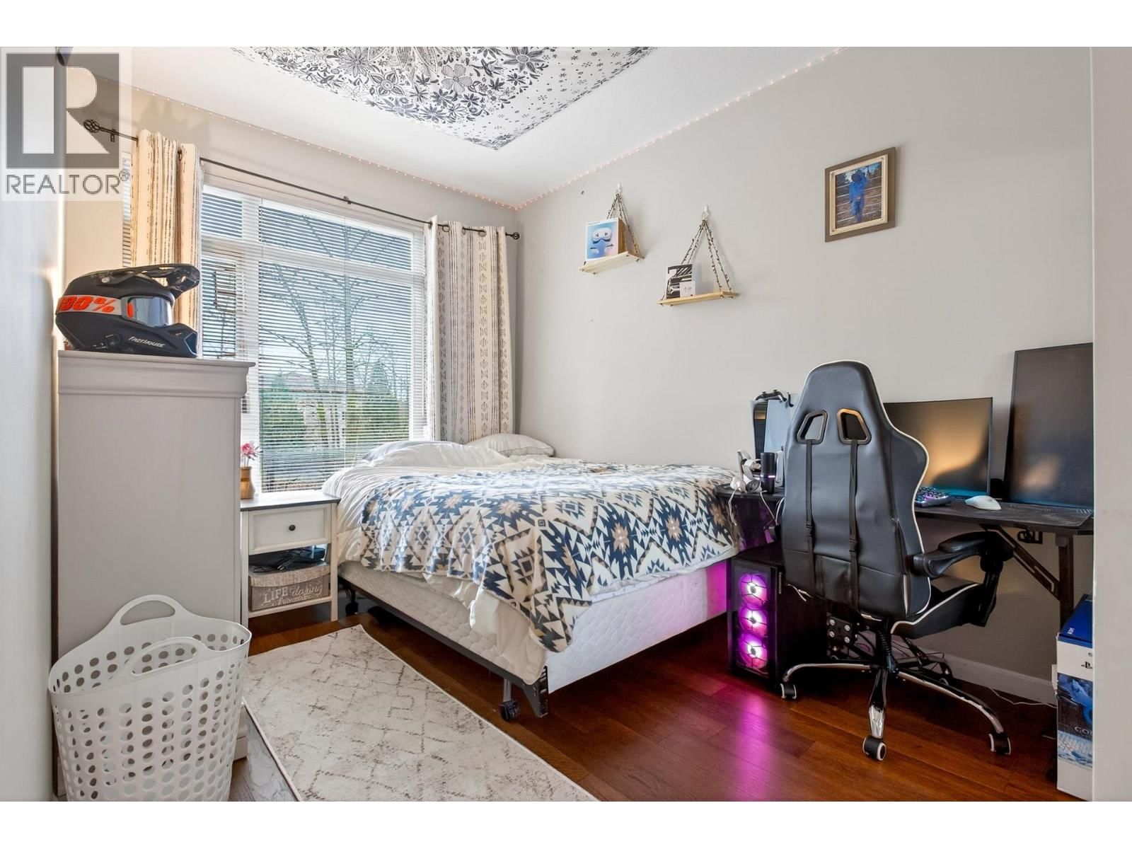 302 - 100 CAPILANO ROAD Image 27