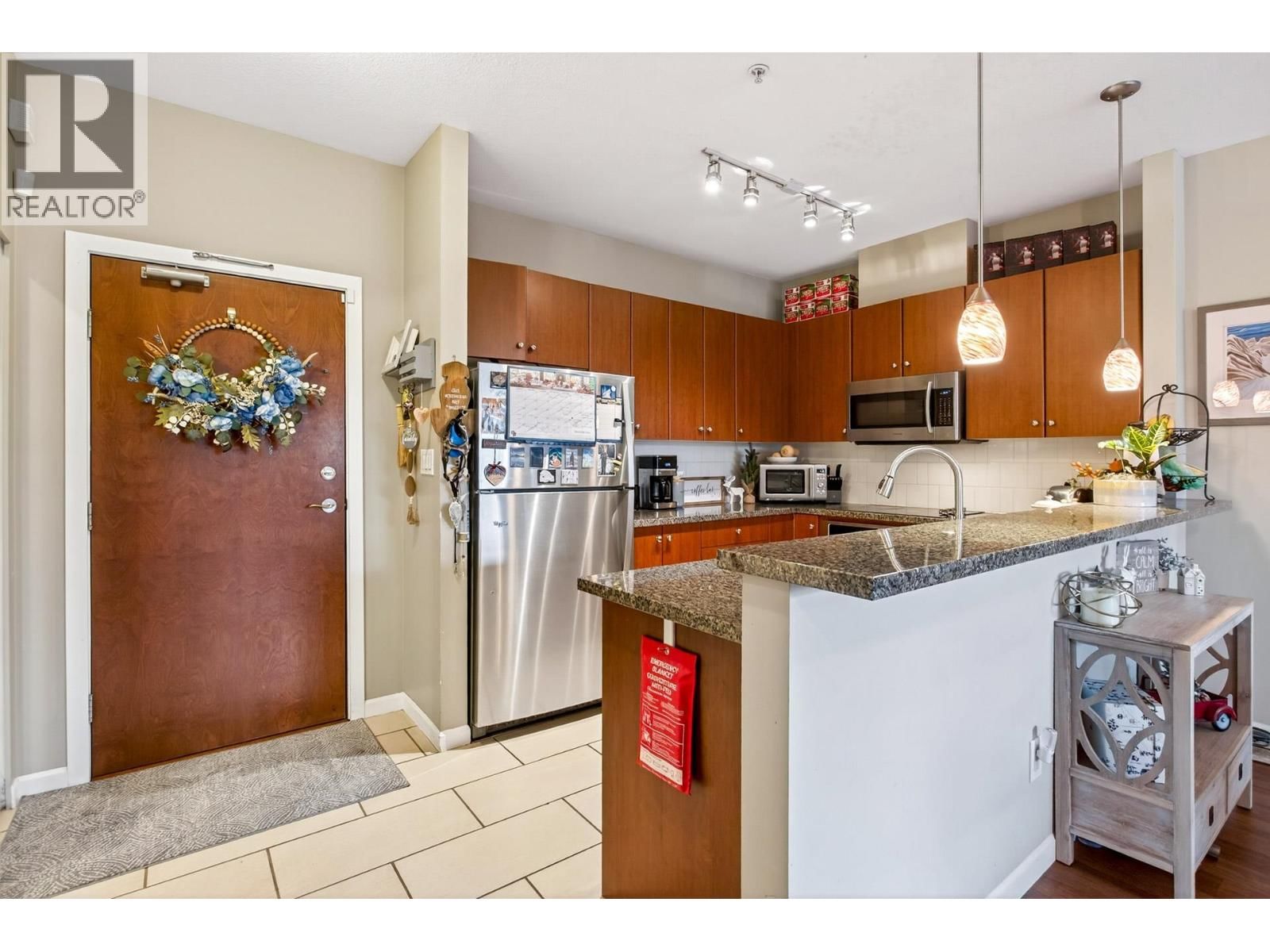 302 - 100 CAPILANO ROAD Image 6