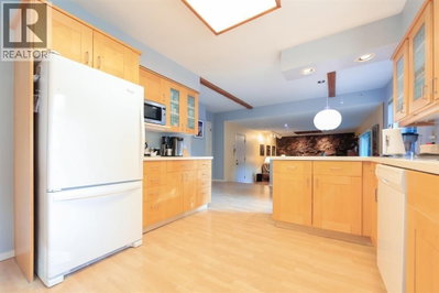 6415 BUCKINGHAM Drive | Burnaby British Columbia | Slide Image Seven