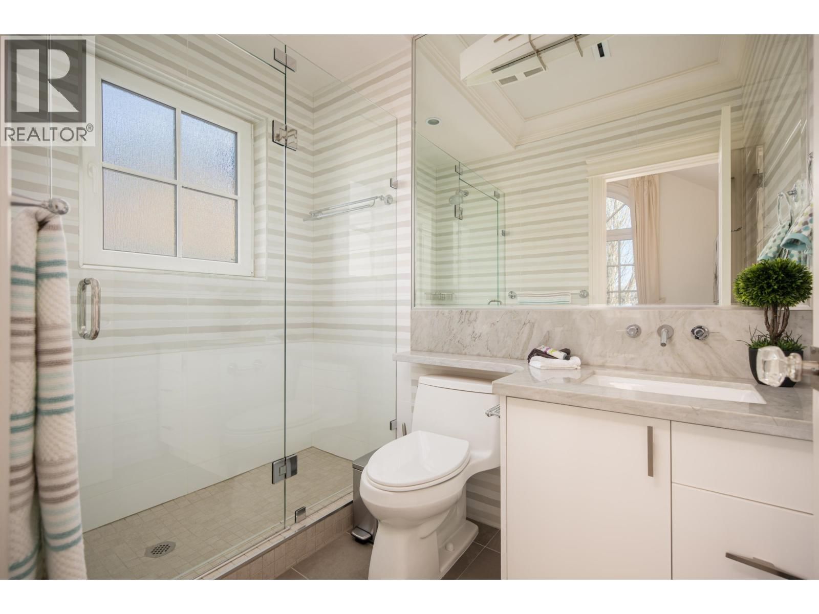 3176 35TH AVENUE Image 22