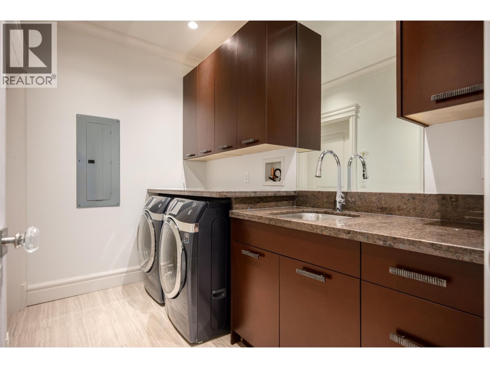 3176 35TH AVENUE Image 32