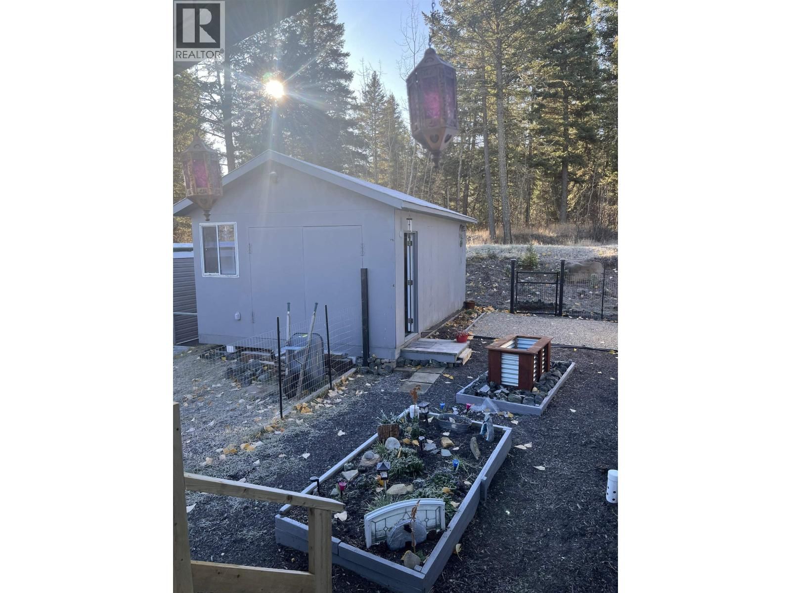 212 - 1427 DOG CREEK ROAD Image 20