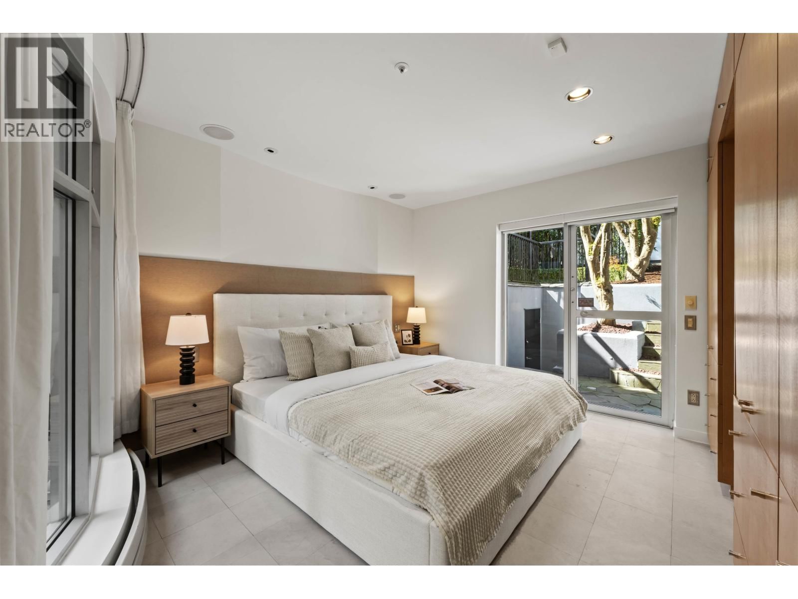 3043 ALMA STREET Image 21