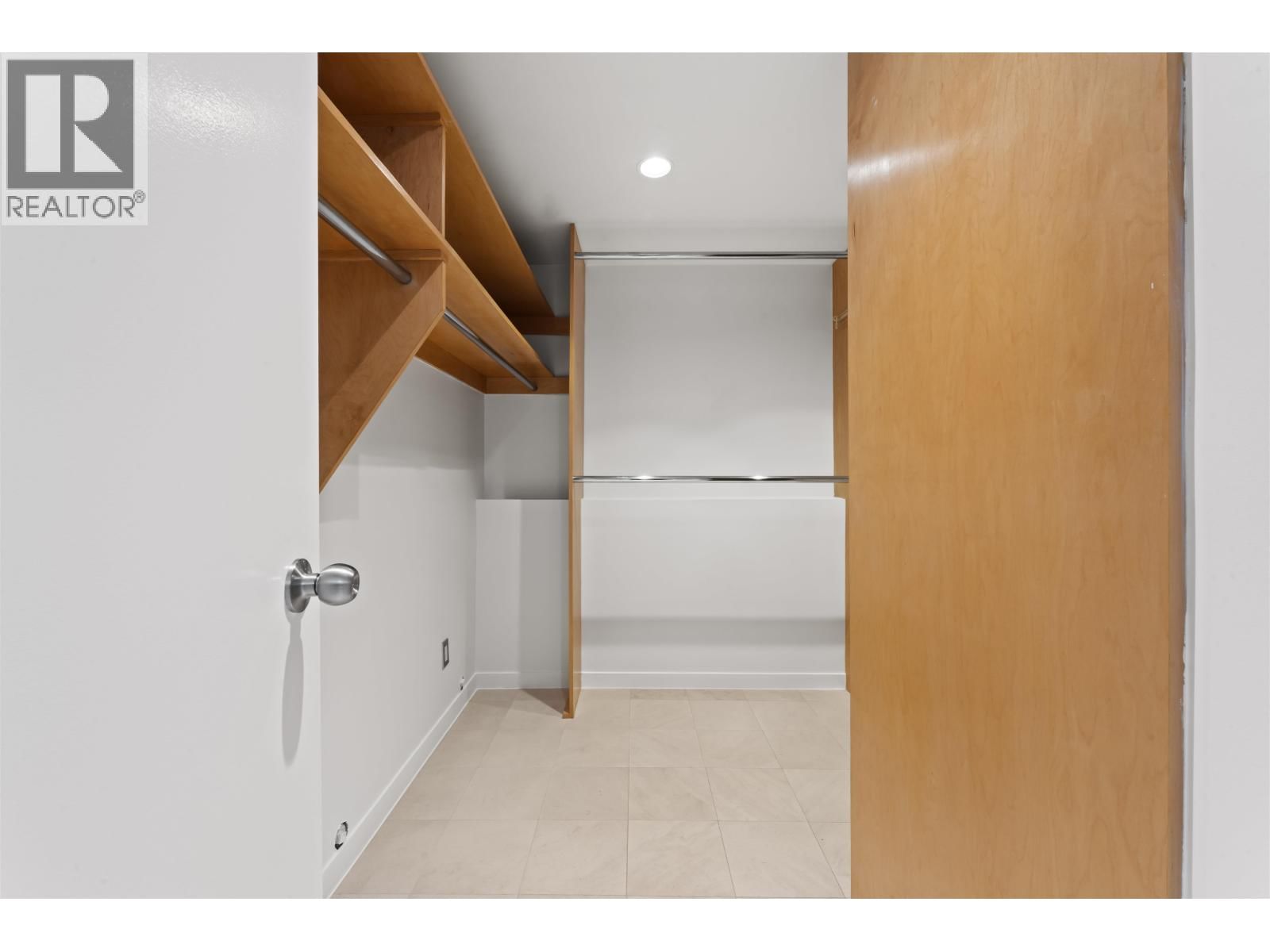 3043 ALMA STREET Image 22