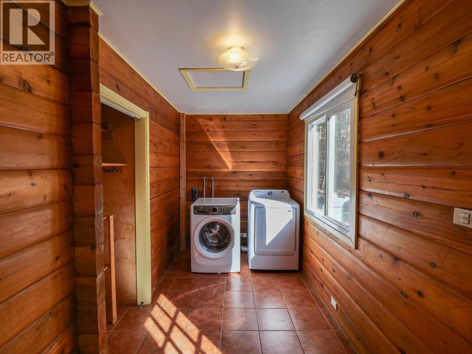 182 COACH ROAD Image 5