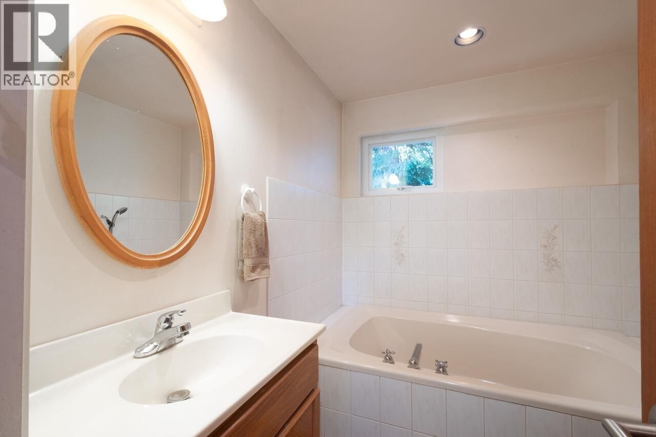 1293 WESTSIDE ROAD Image 9