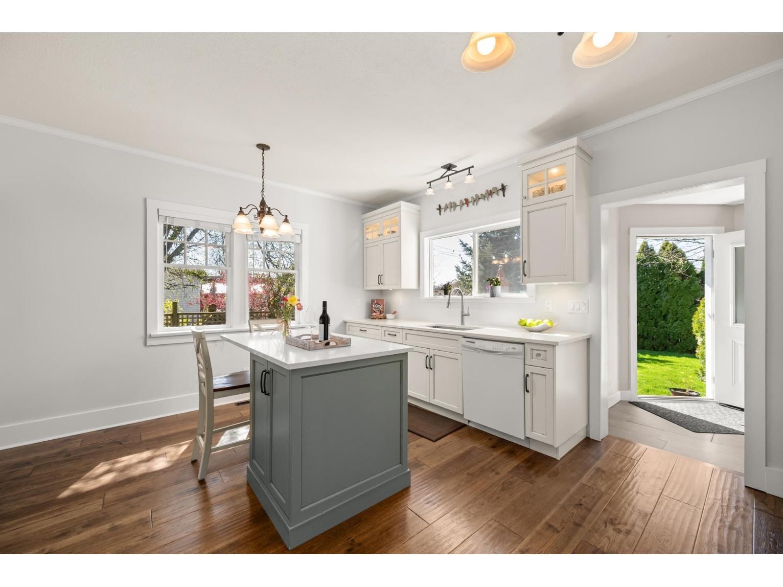 5695 RIVERSIDE STREET Image 11