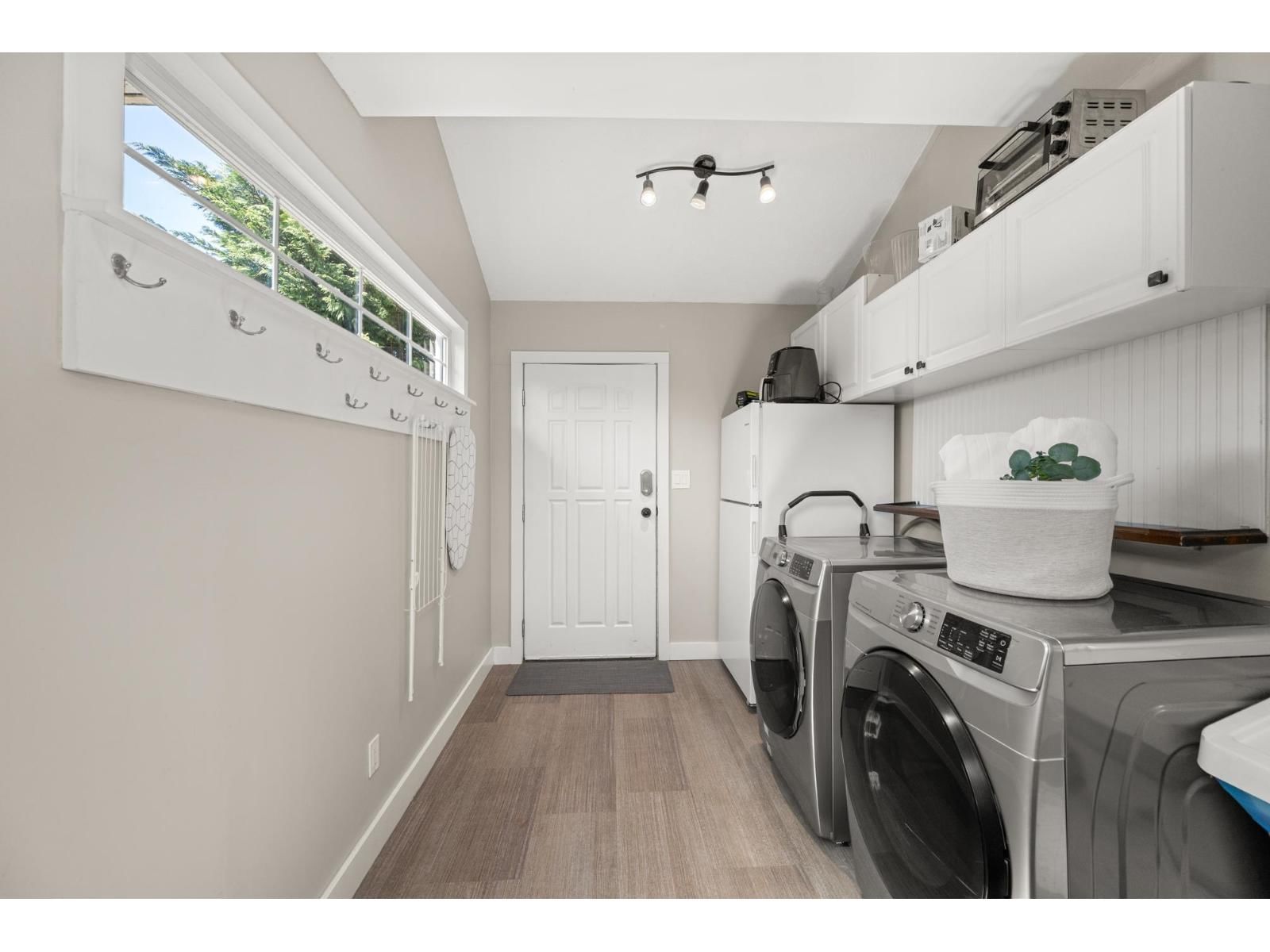 5695 RIVERSIDE STREET Image 25