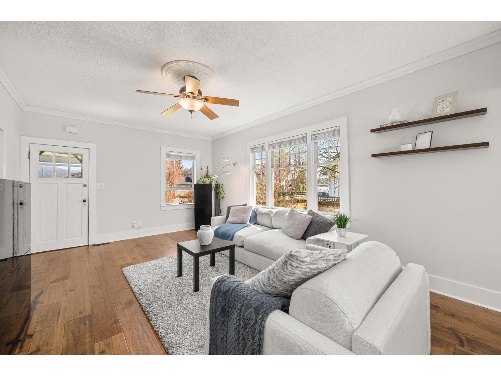 5695 RIVERSIDE STREET Image 8