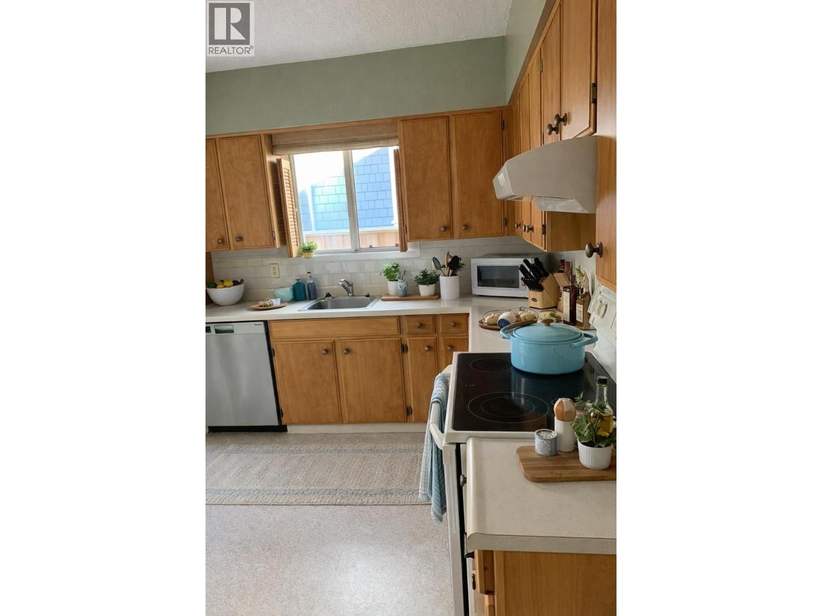 3425 33RD AVENUE Image 24