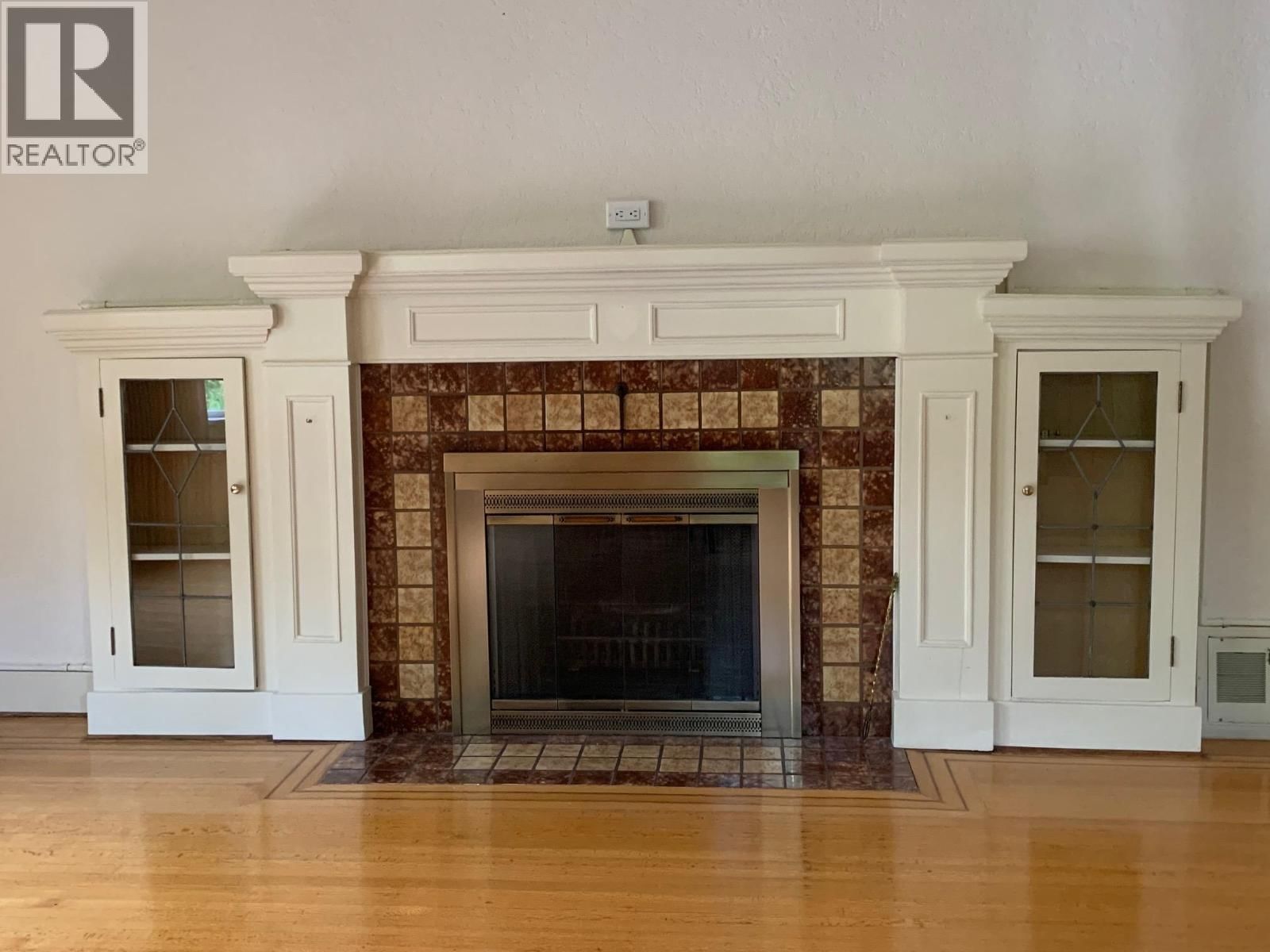 3425 33RD AVENUE Image 8