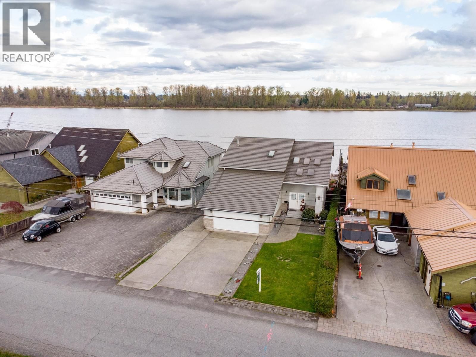 20346 WHARF STREET Image 6