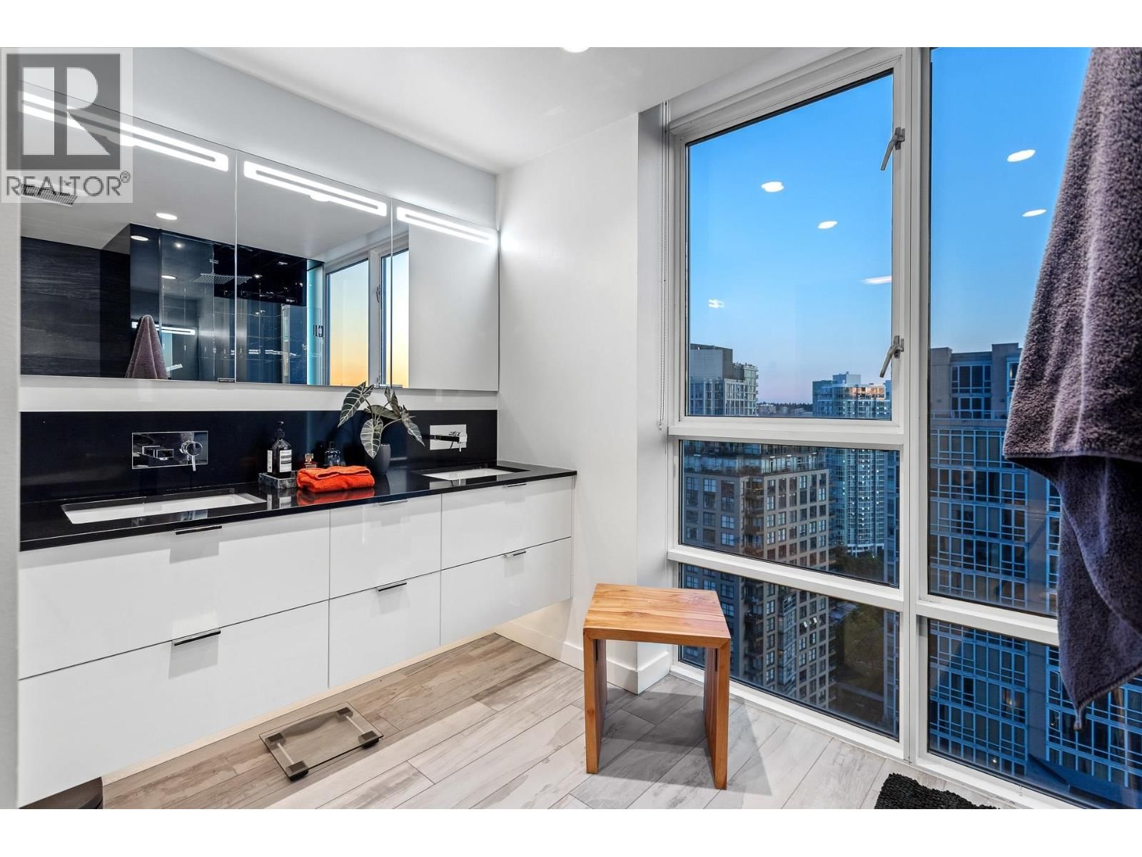 PH1 - 930 CAMBIE STREET Image 32