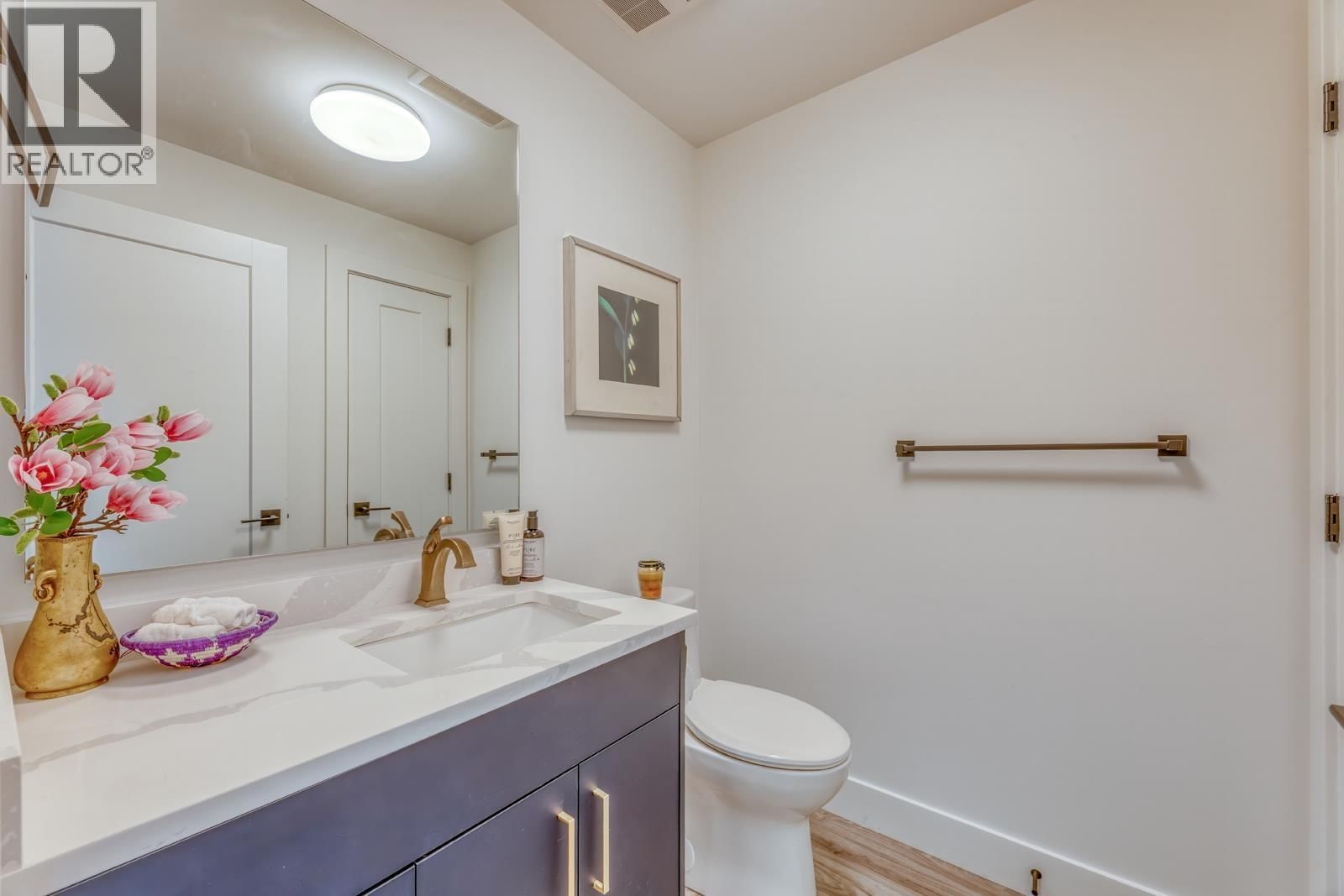 3 - 1750 SALISBURY AVENUE Image 16