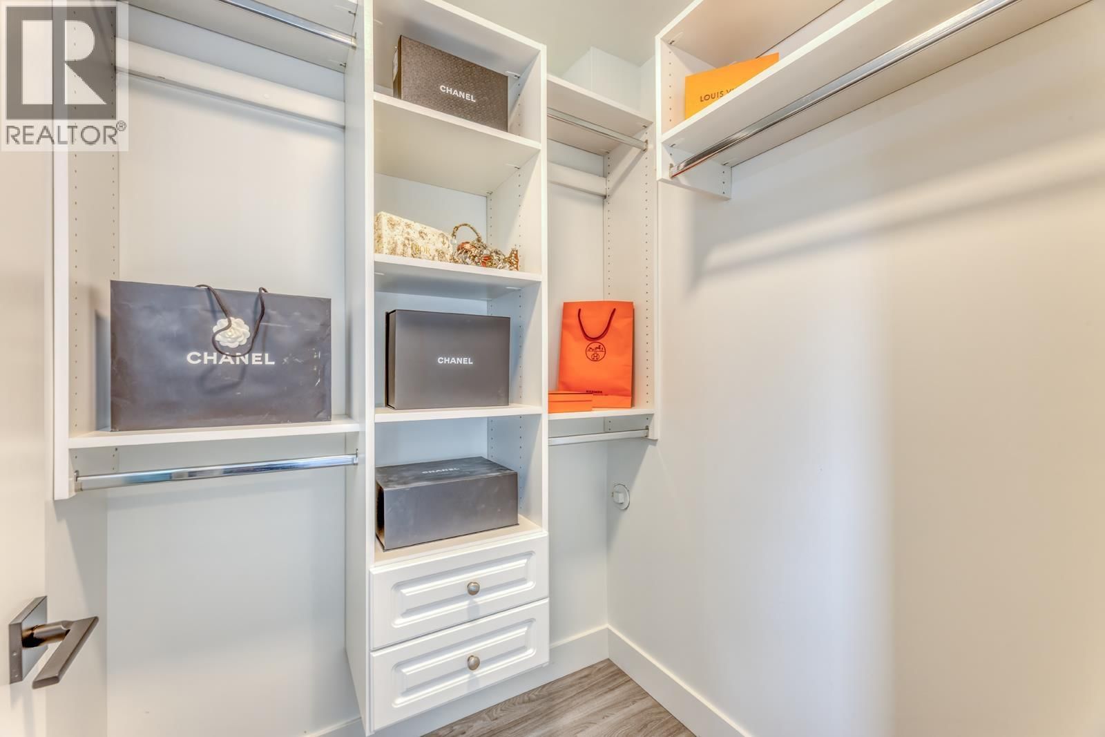 3 - 1750 SALISBURY AVENUE Image 23